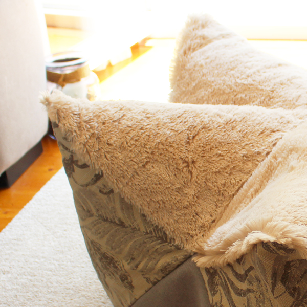 Kronenkissen / Hundekissen �BullyDeLuxe silber� » Bully Girl // DOG SHOP