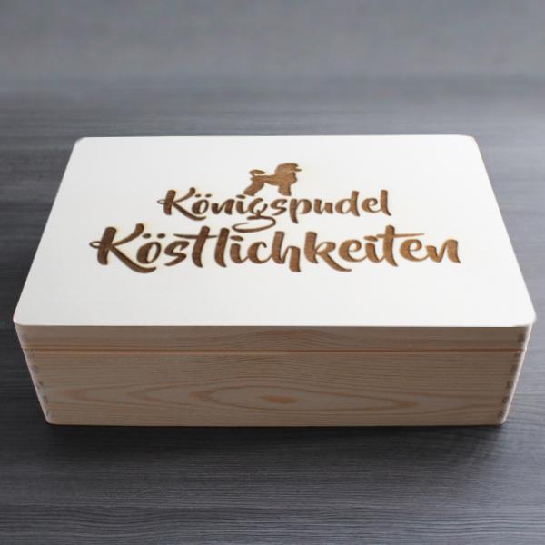 Poodle / Königspudel - wooden box -  KÖNIGSPUDEL KÖSTLICHKEITEN