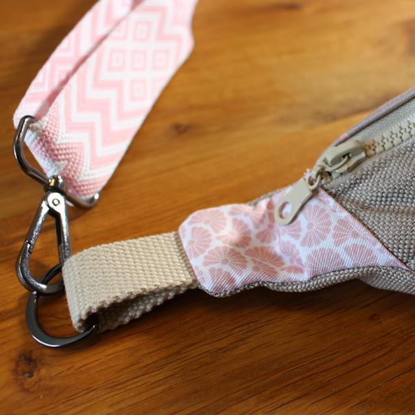 SLING BAG / HIP BAG / Gürteltasche - BULLTERRIER v1